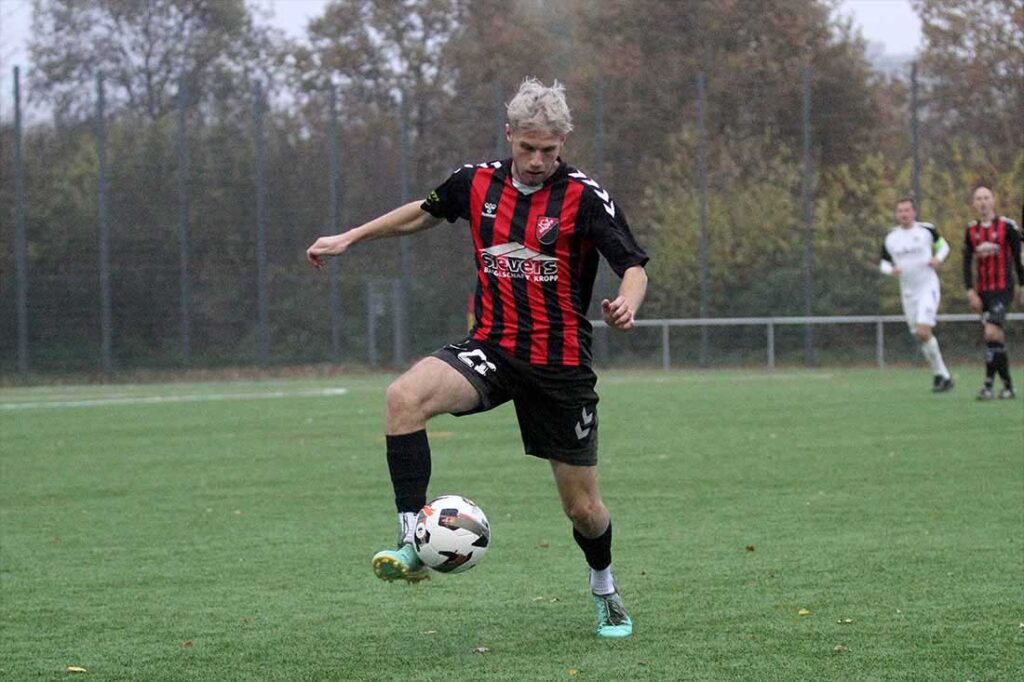 Niclas Krause (TSV Kropp) kurz vor seinem Golden Goal. © 2024 Ismail Yesilyurt