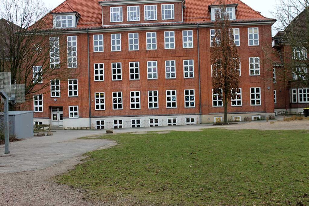 Rückfront der Christlichen Schule. © youkick