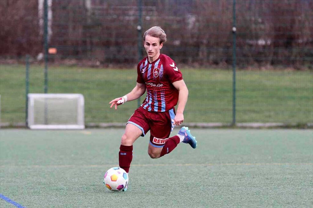 Thies Richter und der SC Weiche Flensburg 08 haben wetterbedingt spielfrei. Die Heimpartie gegen den Bremer SV ist abgesagt worden. © 2025 Ismail Yesilyurt