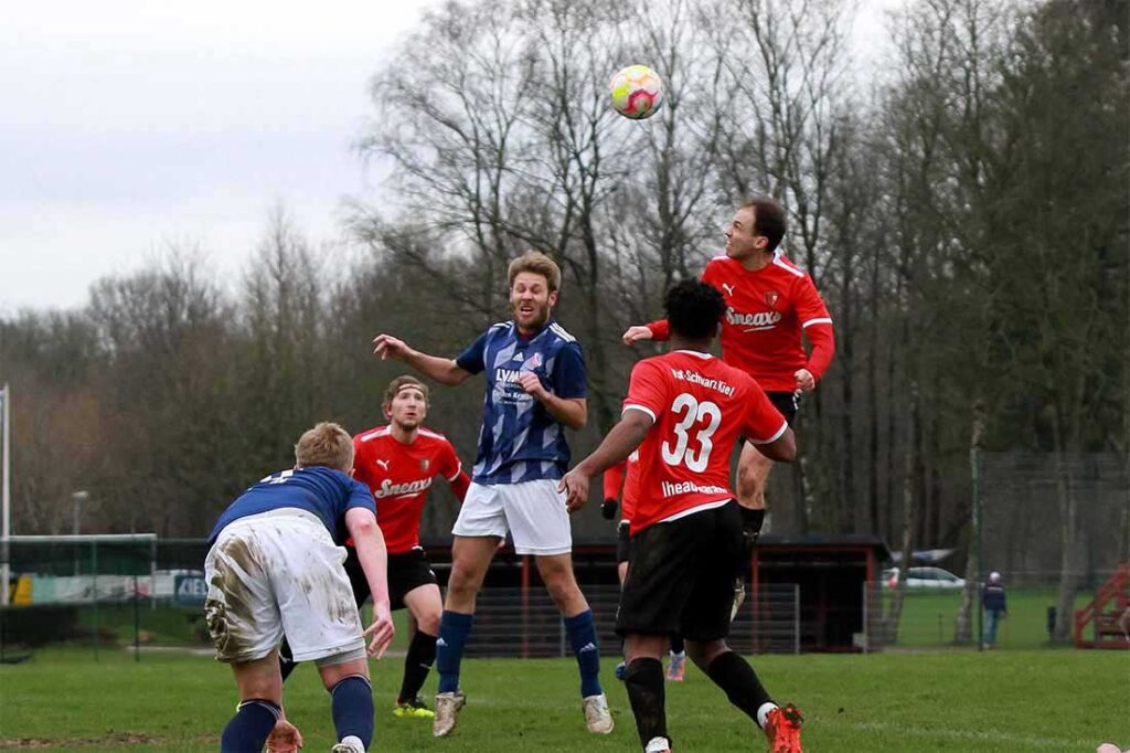 Rouven Lamprecht (Rot-Schwarz Kiel) im Punktspiel gegen den TSV Stein. © 2023 Ismail Yesilyurt