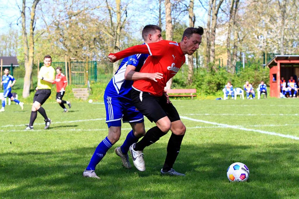 Marc Zeller im Einsatz für Rot-Schwarz Kiel gegen den TSV Rantrum im April 2024. © 2024 Ismail Yesilyurt