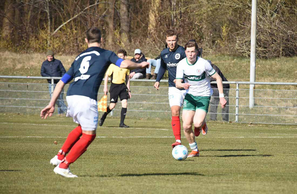 Lucas Schulze (PSV, re.) gegen Satrup. © 2025 Olaf Wegerich