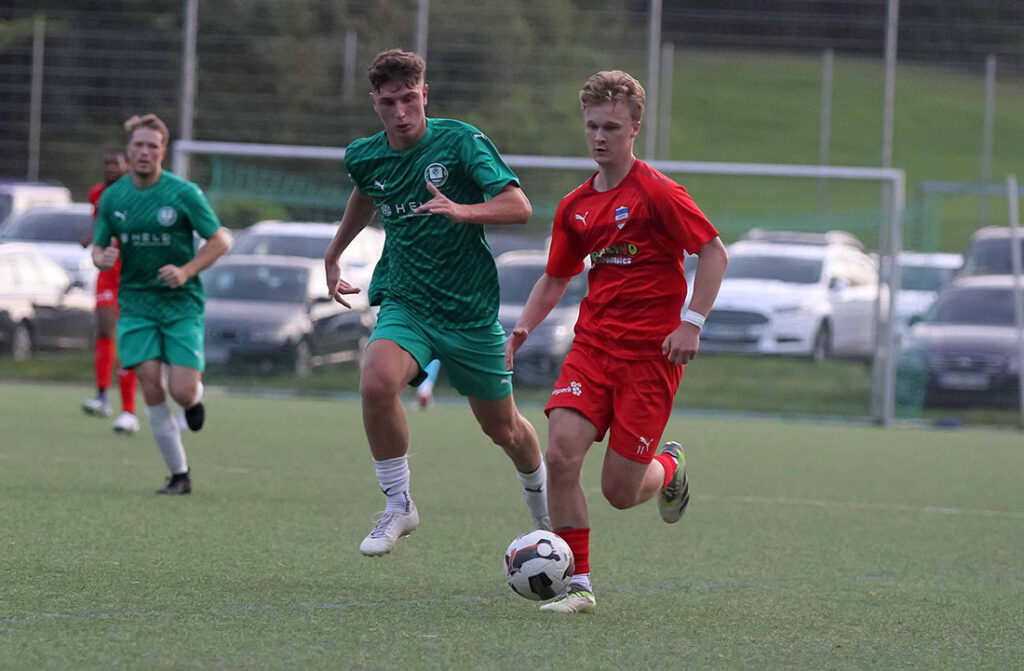 Tom Marquardt (am Ball, Inter Türkspor Kiel) © 2024 Ismail Yesilyurt