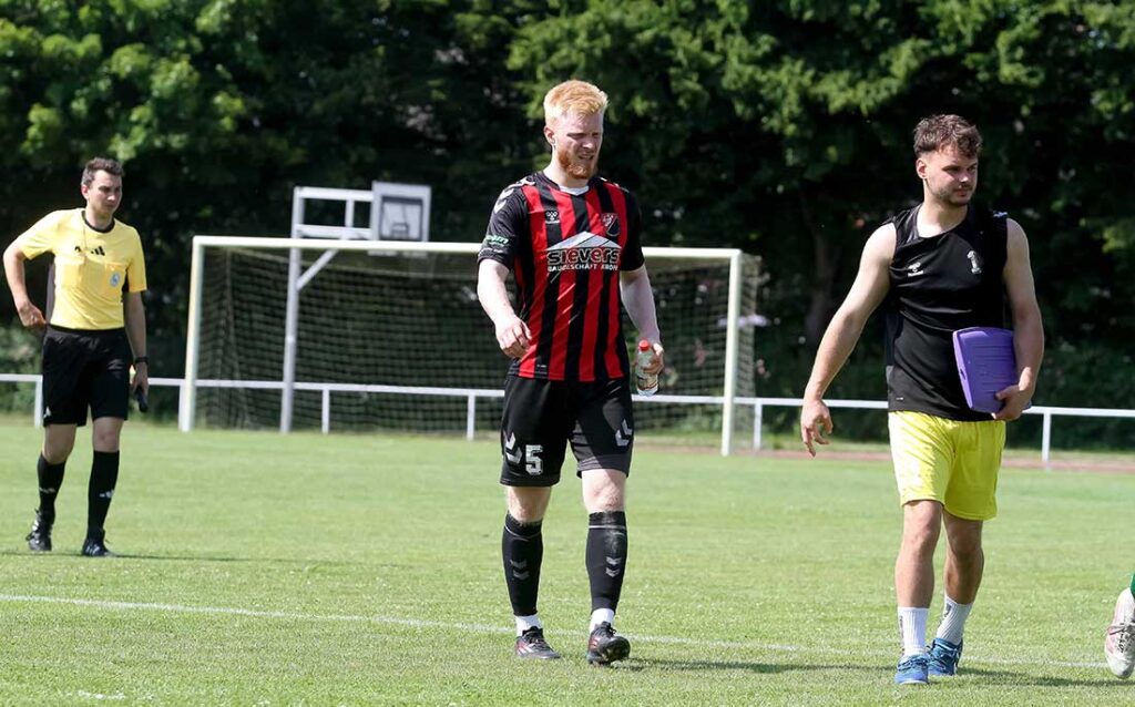 Jark Decker (TSV Kropp) in der Aufstiegsrelegation beim 1. FC Phönix Lübeck II. © 2025 Ismail Yesilyurt