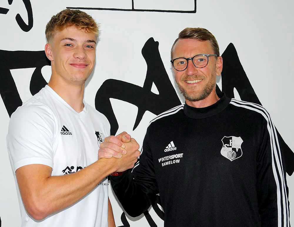 Markus Wichmann (Cheftrainer Heider SV) und Tarek Böhlen. © 2025 Heider SV Liga GmbH