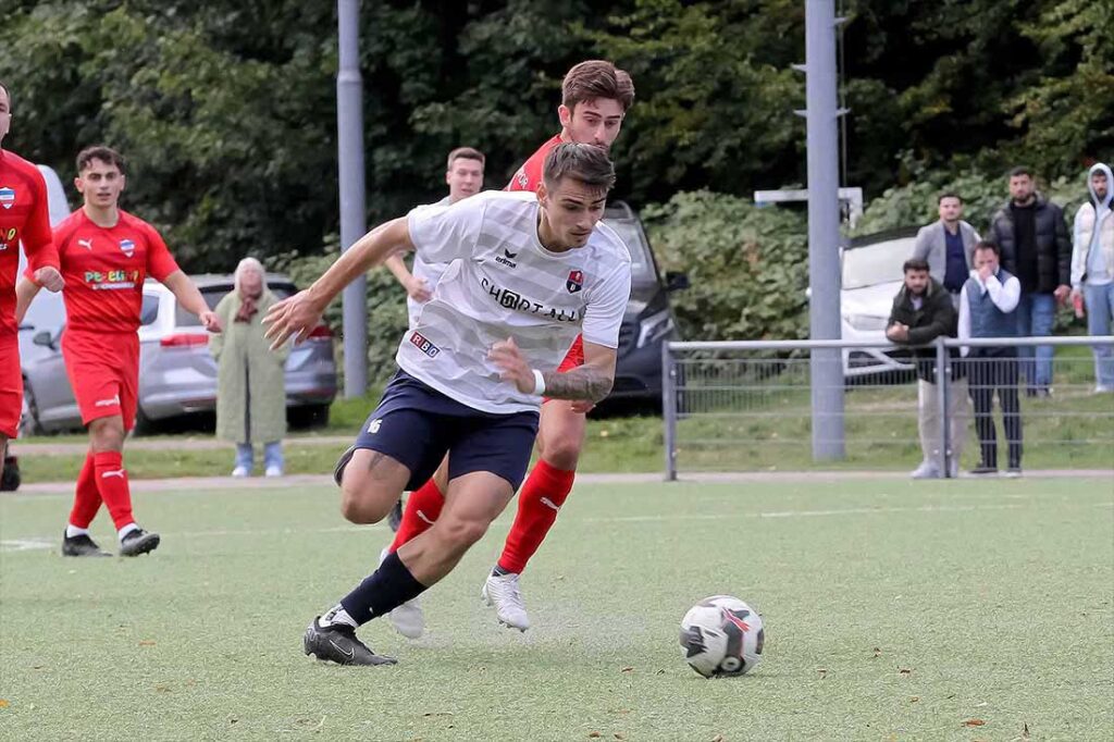 Nicolas Pasiecznik (RB Obere Treene) beim 2:0-Sieg bei Meister Inter Türkspor Kiel. © 2024 Ismail Yesilyurt