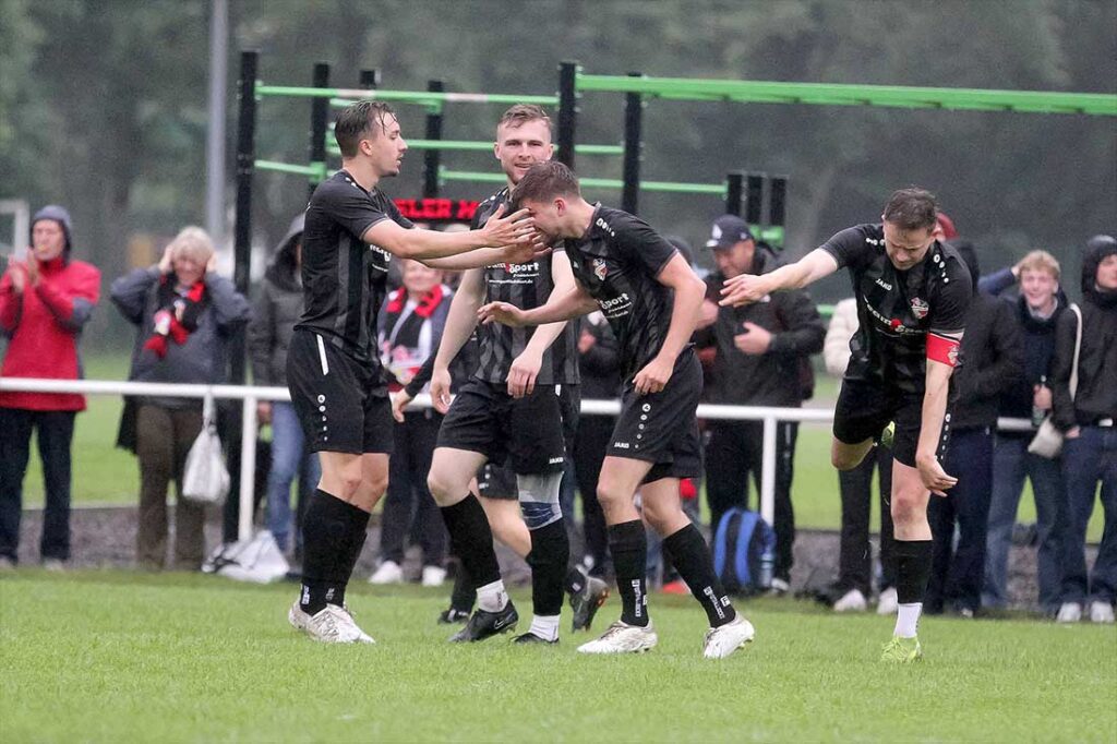 Jubelt der Kieler MTV in Flintbek wie im Rückspiel gegen die FSG Ostseeküste? © 2025 Ismail Yesilyurt