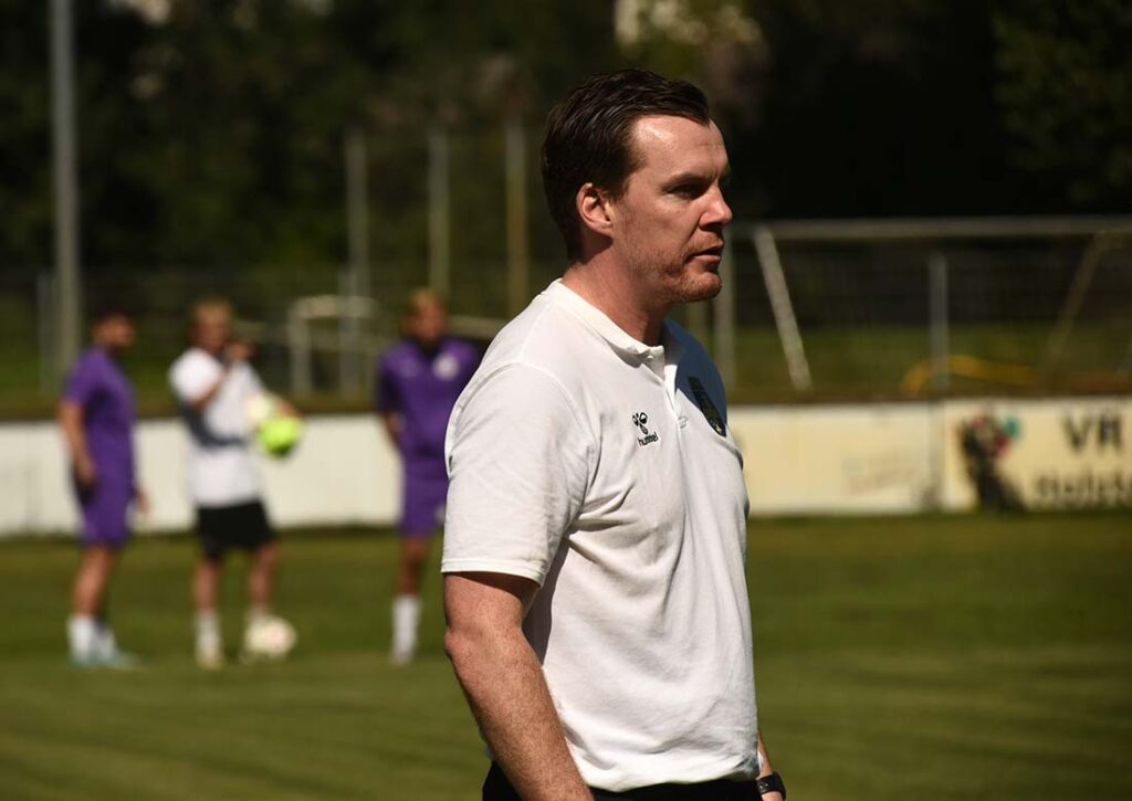 Der Eutiner Trainer Dennis Jaacks. © 2025 Olaf Wegerich