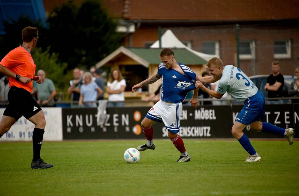 Fabian Levi Kraemer (Nortorf) gegen Niklas Rusch (Friedrichskoog). © 2025 Olaf Wegerich