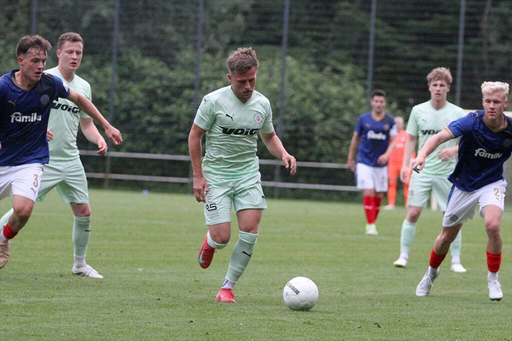 Til Küffner (PSV Neumünster) rückte in die Startelf auf. © 2025 Ismail Yesilyurt