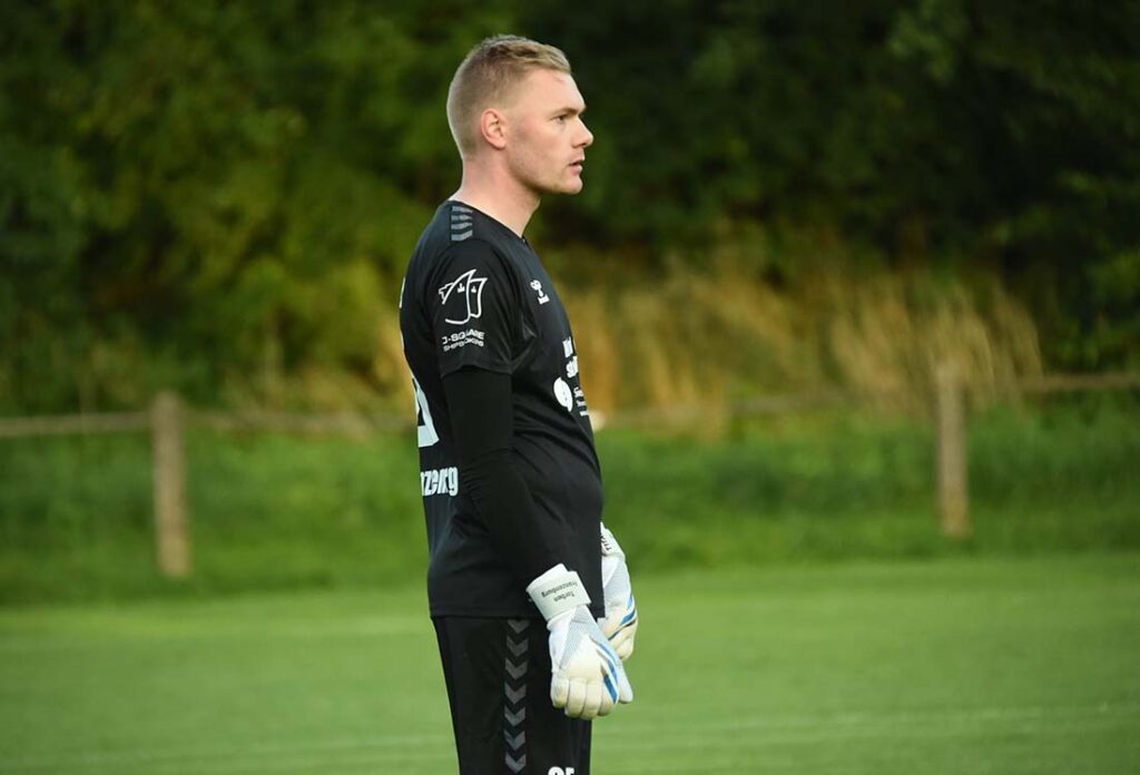 Torhüter Torben Franzenburg und der FC Burg machen einen Sprung in der Tabelle. © 2025 Olaf Wegerich