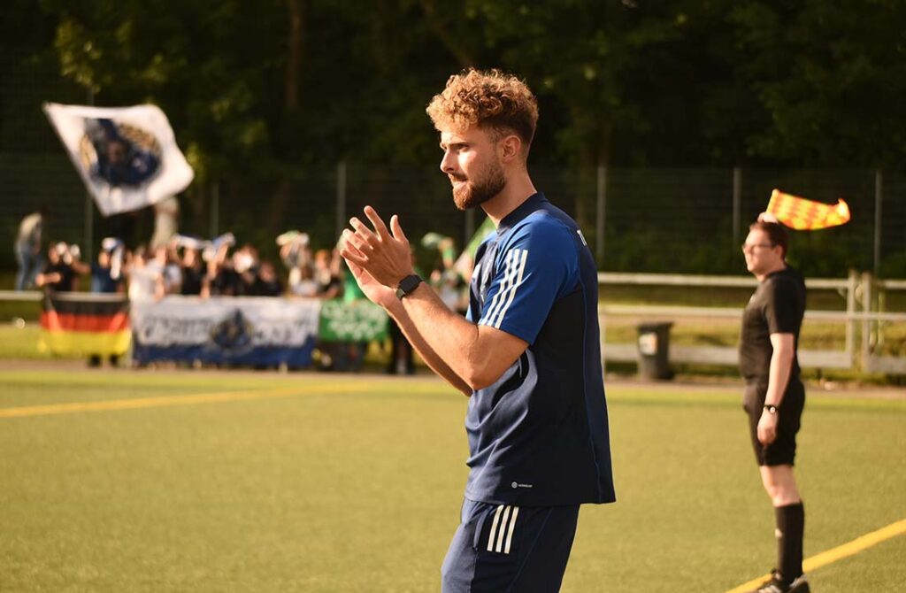 Trainer Henning Knuth. © 2025 Olaf Wegerich