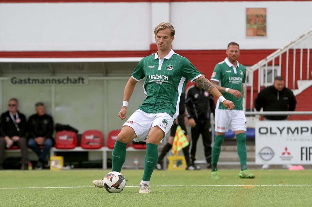 Luca Menke und der VfB Lübeck erwischen am Dienstag keinen guten Fußball-Tag. © 2025 Ismail Yesilyurt