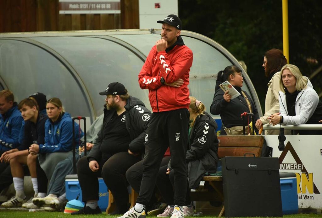Trainer Björn Sörensen und der SV Todesfelde sind mit sechs Siegen in die Saison gestartet. © Olaf Wegerich