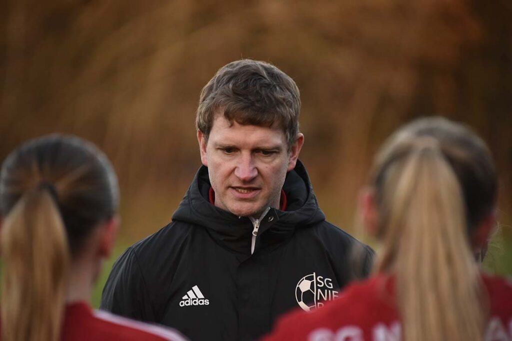 Trainer Frank Weschke von der SG NieBar. © 2025 Olaf Wegerich.JPG