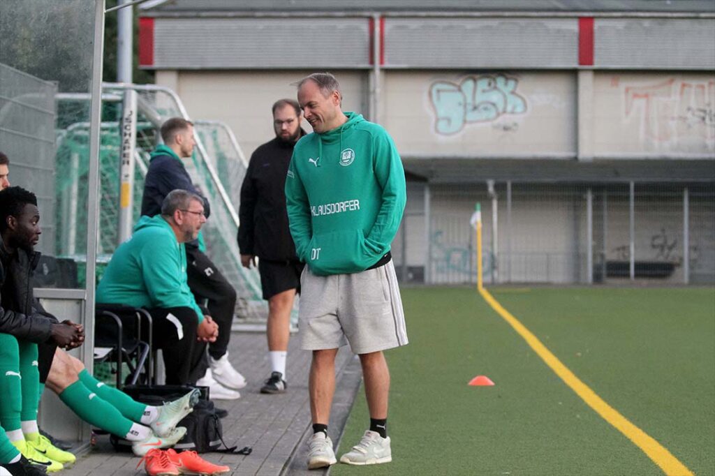 0:2 gegen den Tabellenführer TSB verloren - Lob gab es für den TSV Klausdorf von Trainer Dennis Trociewicz für eine gute Leistung. © 2025 Ismail Yesilyurt.
