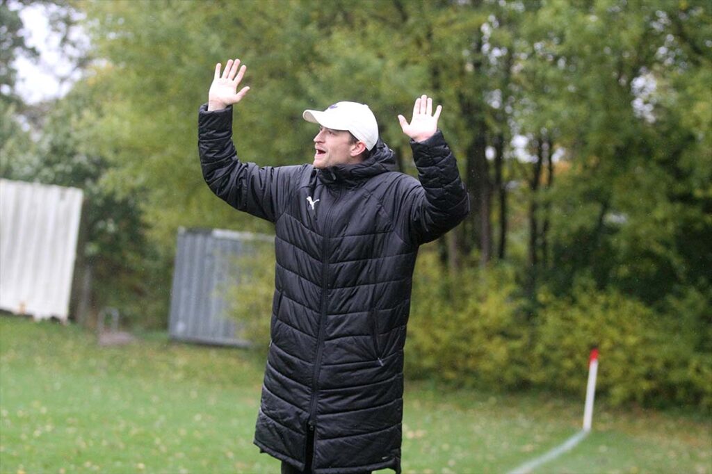 Hat großen Anteil am Erfolg seines Rot-Schwarz Kiel - Ove Sass, der stets selbst vorlebt, was er von seinem Team verlangt. © 2025 Ismail Yesilyurt