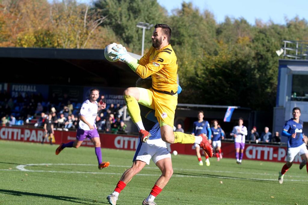 Keeper Christopher Newe (VfR Neumünster). © 2025 Ismail Yesilyurt