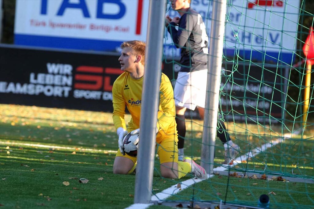 Keeper Jonas Wolz (TSV Nordmark Satrup) hatte viele Ballkontakte. © 2025 Ismail Yesilyurt