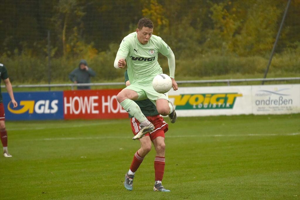 Marvin Ehlert (PSV) mit eleganter Ballannahme. © 2025 Olaf Wegerich
