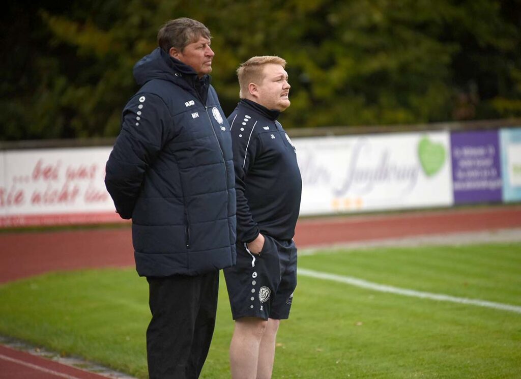 Rechts Jan-Niclas Bräunling und Co Michael Nordheim mussten in Schönberg zittern. © 2025 Olaf Wegerich