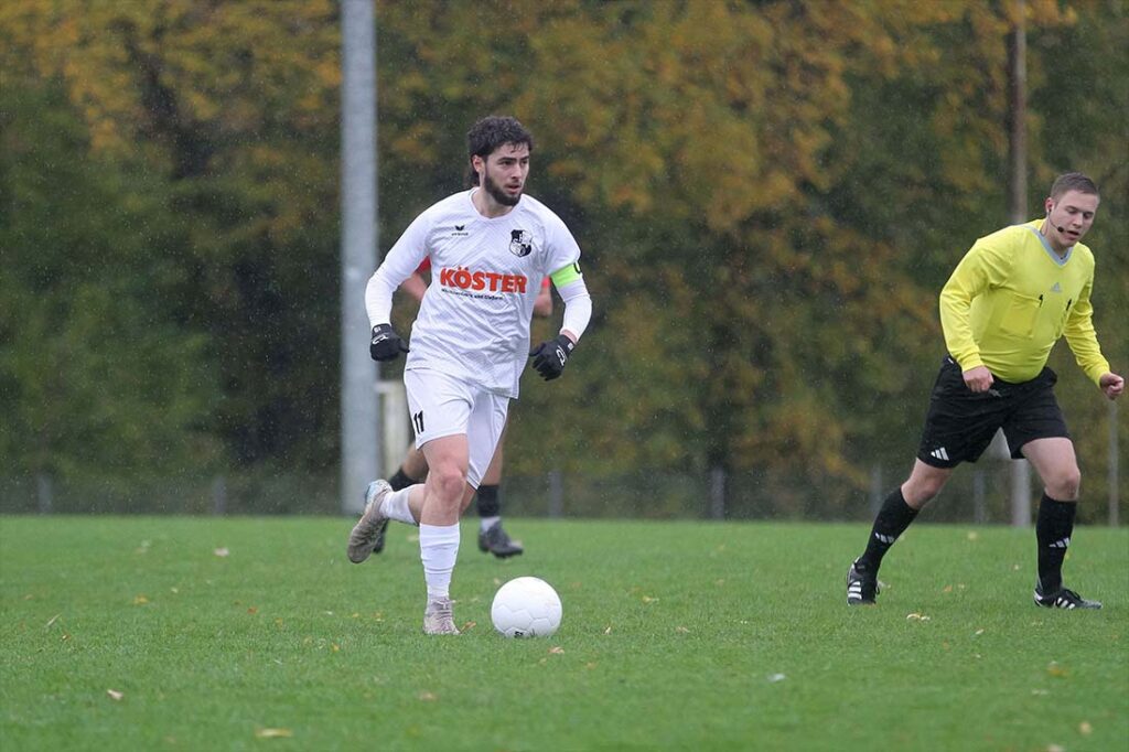 Kapitän Anas Boukara (Heider SV) im Vorwärtsgang. © 2025 Ismail Yesilyurt