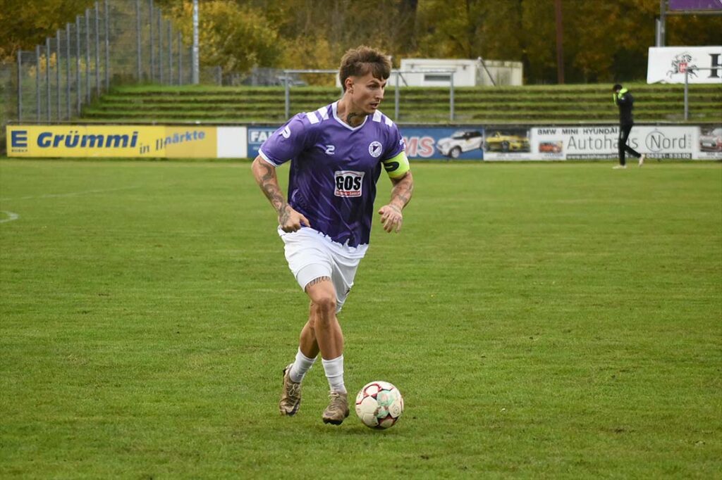 Kenny Korup erzielte den Führungstreffer für Rasensport. © 2025 Olaf Wegerich.