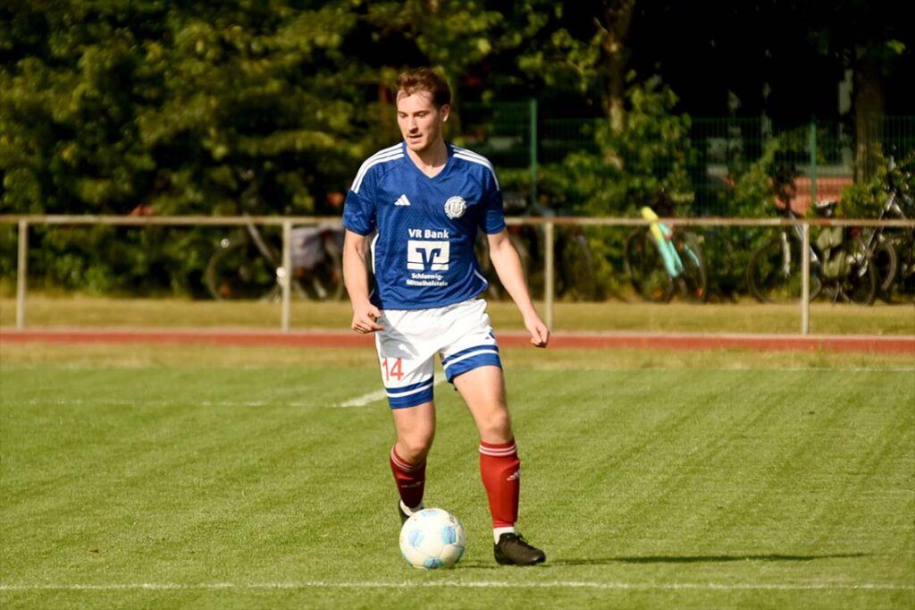 Lenni Rautenberg bereitete einen Treffer vor-. © Olaf Wegerich.