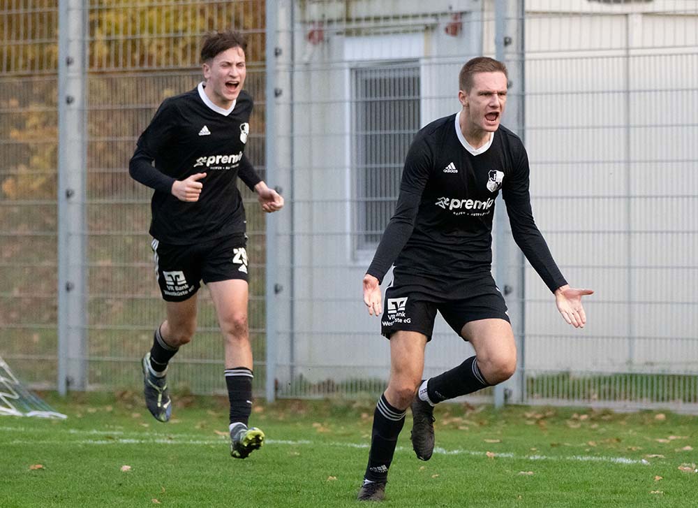 Marvin Wolf (Heider SV) nach seinem Tor bei Phönix Lübeck II. © 2025 Volker Schlichting