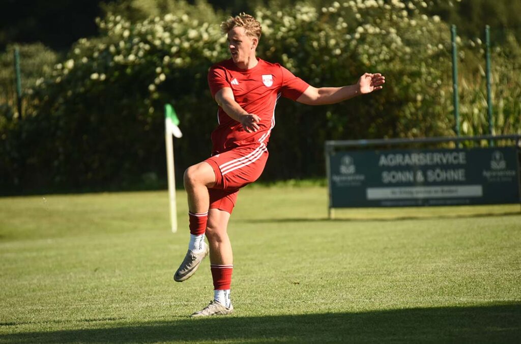 Traf mit einem Traumtor - Hinrich Schröder von Glückstadt. © 2025 Olaf Wegerich