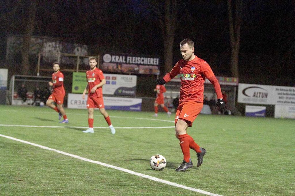 Auf Linksverteidiger André Volkers (Inter Türkspor Kiel), einer der beständigsten Inter-Kicker, wartet mit dem Heider SV eine echt reizvolle Aufgabe.© 2025 Ismail Yesilyurt