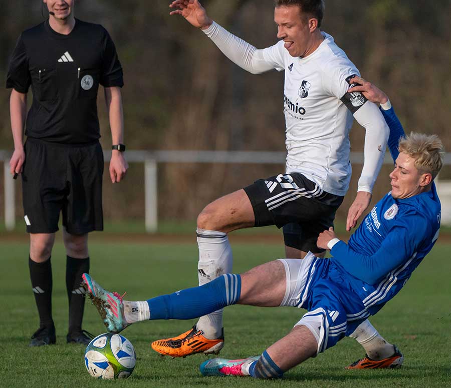 Kapitän Jonah Gieseler und seine Dithmarscher Jungs sind beim Oldenburger SV schmerzvoll auf die Nase gefallen. © 2025 Volker Schlichting