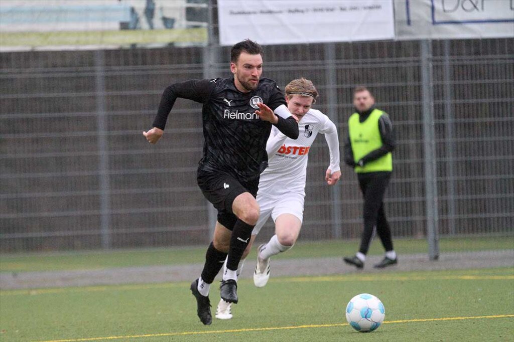 Lukas Göttsch (TSV Klausdorf) mit Schwung nach vorne. © 2025 Ismail Yesilyurt