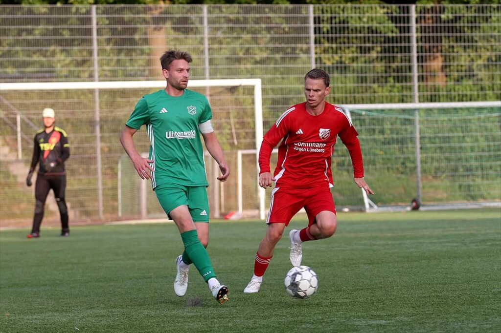Mit Kapitän Maximilian Bormann (li., TSV Gremersdorf) fehlte einer der Hauptleistungsträger. © 2025 Ismail Yesilyurt