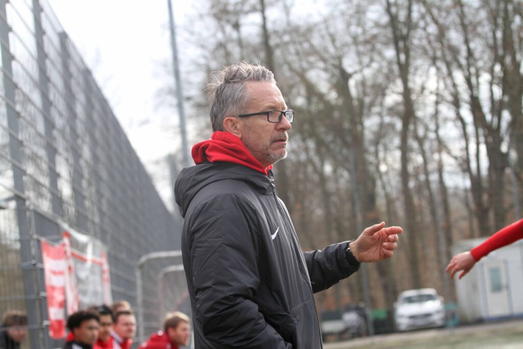 Stefan Köpke (Trainer TSG Concordia Schönkirchen). © 2025 Ismail Yesilyurt