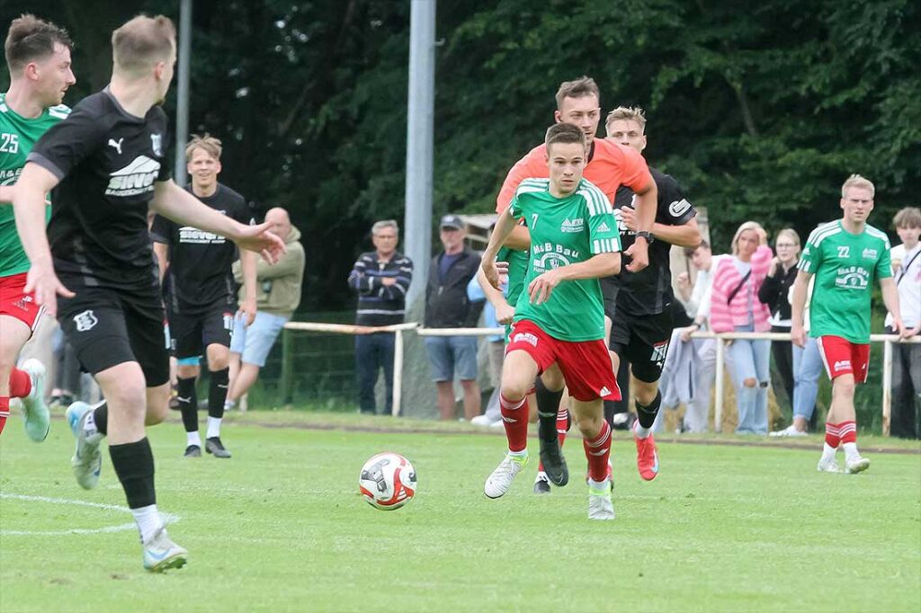 Thies Kochanski (MTSV Hohenwestedt) blickt schon voraus. © 2025 Ismail Yesilyurt