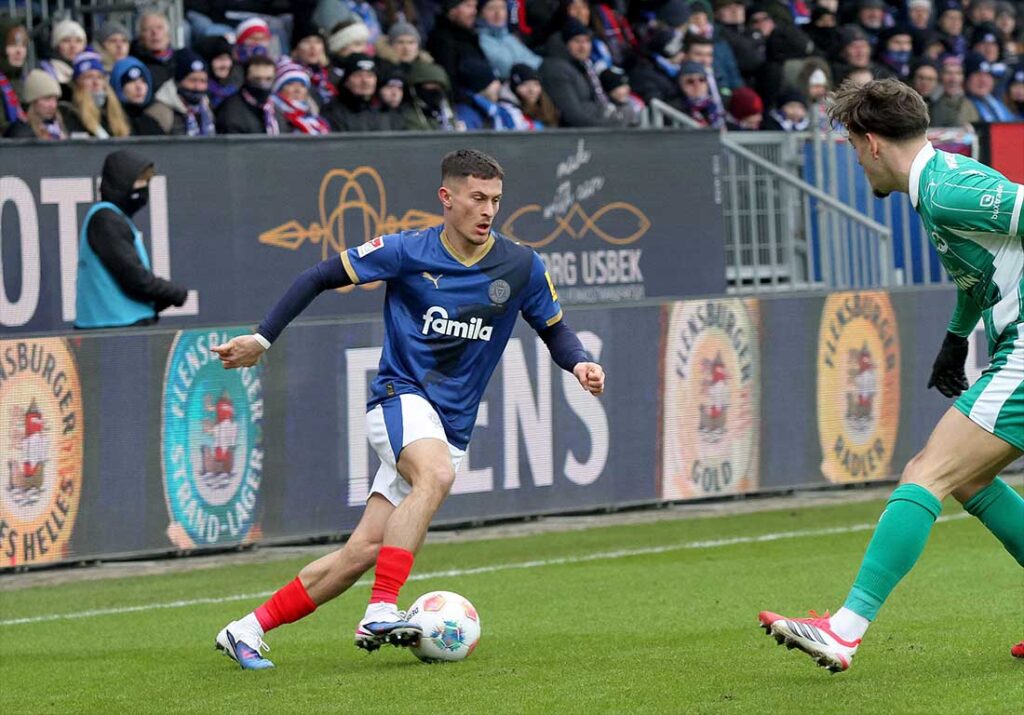 Adrian Kapralik (Holstein Kiel) vergab die Möglichkeit auf das 1-0- © 2026 Ismail Yesilyurt