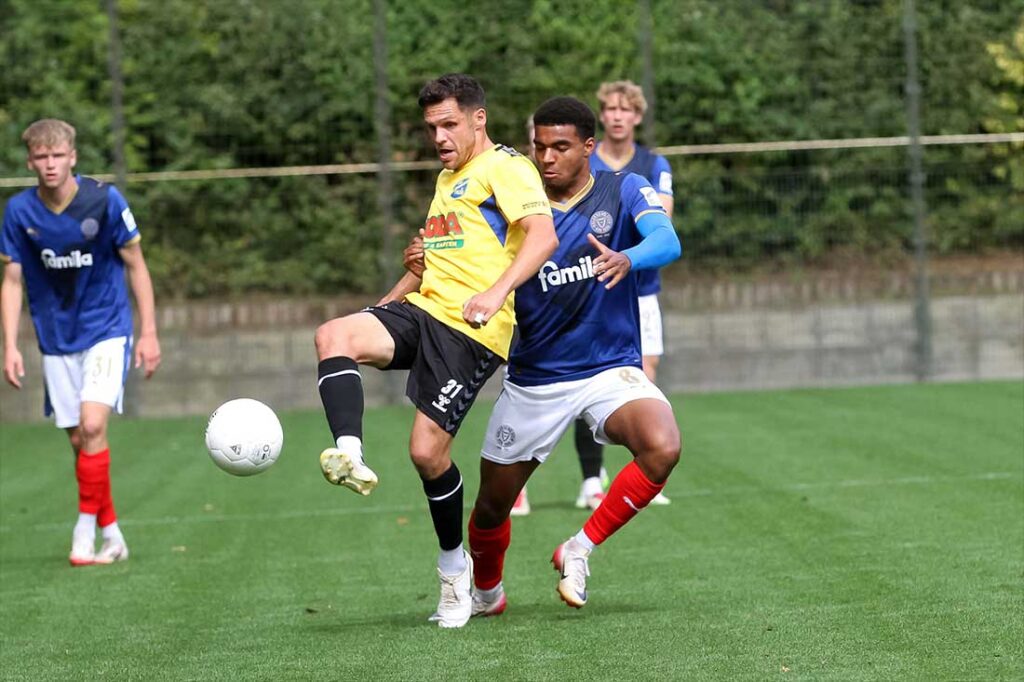 Die Ideen vom Spiel belebenden Mirko Boland fehlten dem SV Todesfelde natürlich gegen Holstein Kiel II. Foto aus dem Hinspiel. © 2025 Ismail Yesilyurt