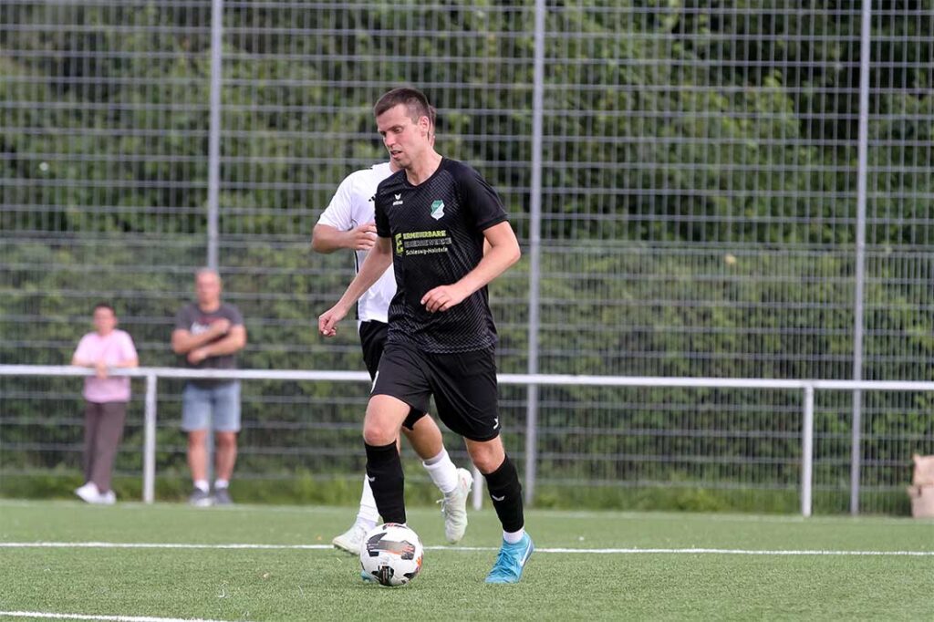 Freistoßexperte Tobias Wetzel (TSV Hattstedt). © 2025 Ismail Yesilyurt