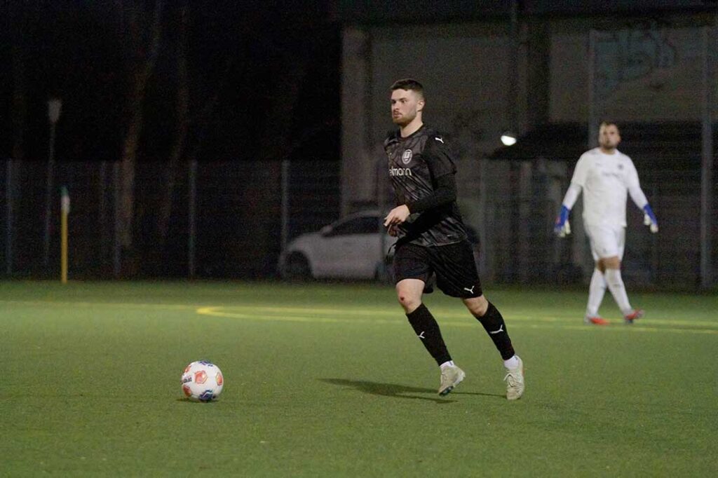 Innenverteidiger Leon Petersen (TSV Klausdorf) hatte die gefährliche Ecke getreten, die zum 2-0 führte. © 2026 Ismail Yesilyurt