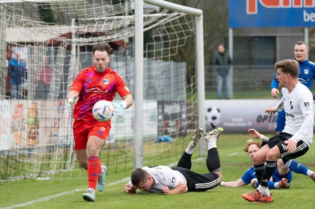 Keeper Justin Sörensen (TuS Rotenhof) war ein guter Rückhalt seines Teams. © 2026 Volker Schlichting