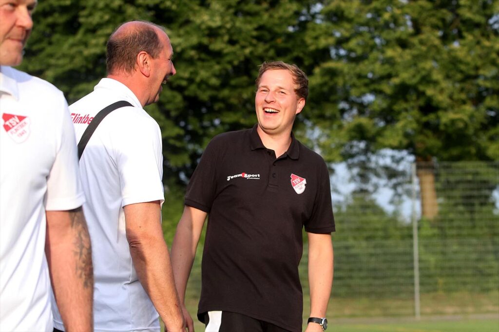 Marcel Naeve (Trainer TSV Flintbek). © 2025 Ismail Yesilyurt