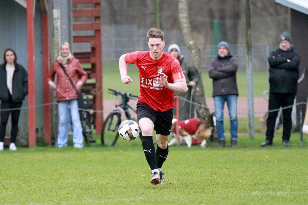 Mika Rosenthal (Rot-Schwarz Kiel) muss leider verletzt raus. © 2026 Ismail Yesilyurt