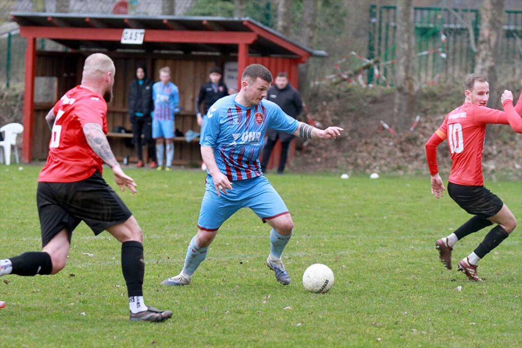 Torjäger Nico Empen (Weiche FL 08 II) hatte wie schon in der Vorwoche kein Glück im Abschluss.  2026 Ismail Yesilyurt