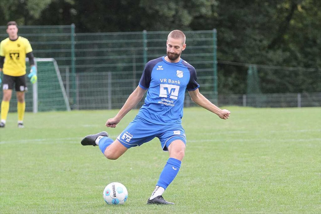 Thore Lühder und TuS Jevenstedt müssen nach null Punkten aus drei Spielen 2026 Punkte hamstern. © 2025 Ismail Yesilyurt