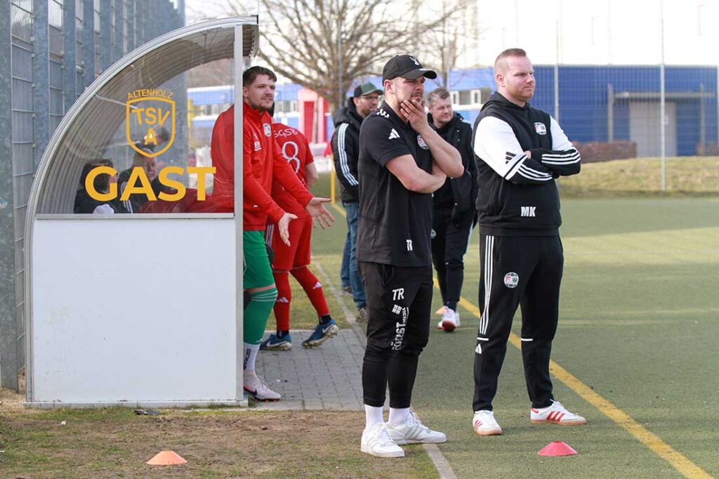 Wie lauten die Ziele des Trainerduos Tony Böhme (li.) und Mark Klukas (SG Sarau-Bosau) nach dem der erneuten Niederlage? © 2026 Ismail Yesilyurt
