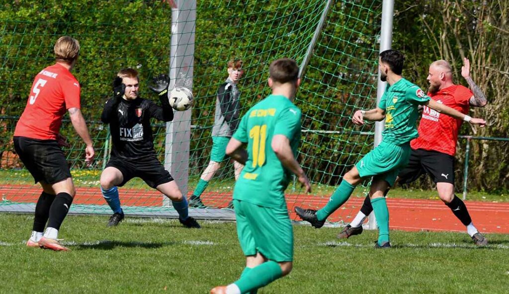 Alban Jashari (SVE Comet Kiel) hatte viel Pech beim Abschluss. Unter anderm mit zwei Alu-Treffern. © 2026 Jörg Moritz