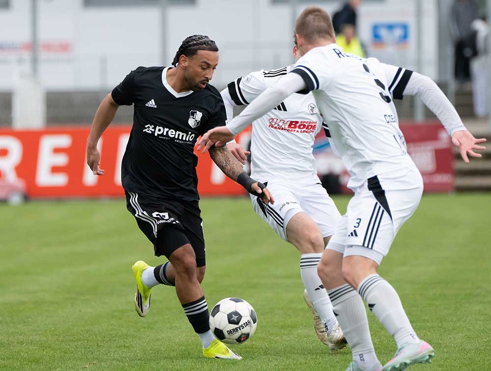 Azat Selcuk (Heider SV) gelingt das 2-0. © 2026 Volker Schlichting