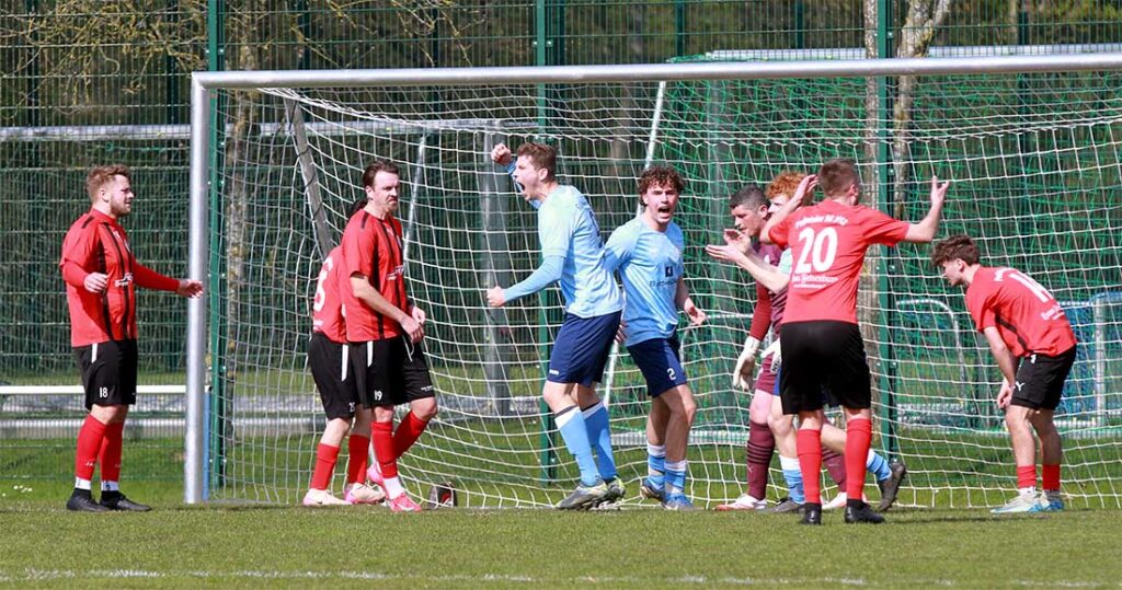Das 1-0 gegen die Probsteier SG lässt bei Ole Sellmer (Suchsdorfer SV) die Emotionen sprudeln. © 2026 Ismail Yesilyurt