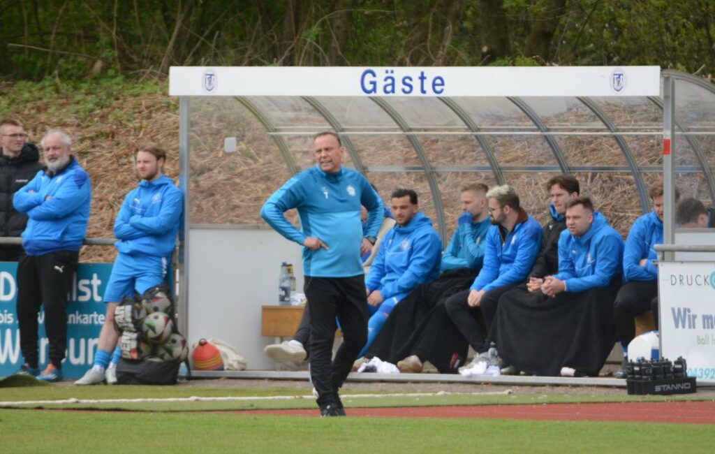 Dem SV Bönebüttel-Husberg und Trainer Thorsten Syben fehlen nur noch wenige Punkte zum Aufstieg. © 2026 Olaf Wegerich